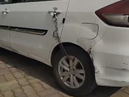 MP में कार गिरफ्तार, पुल&zwj;िस थाने में हथकड़ी लगाकर खड़ी की, वीड&zwj;ियो वायरल