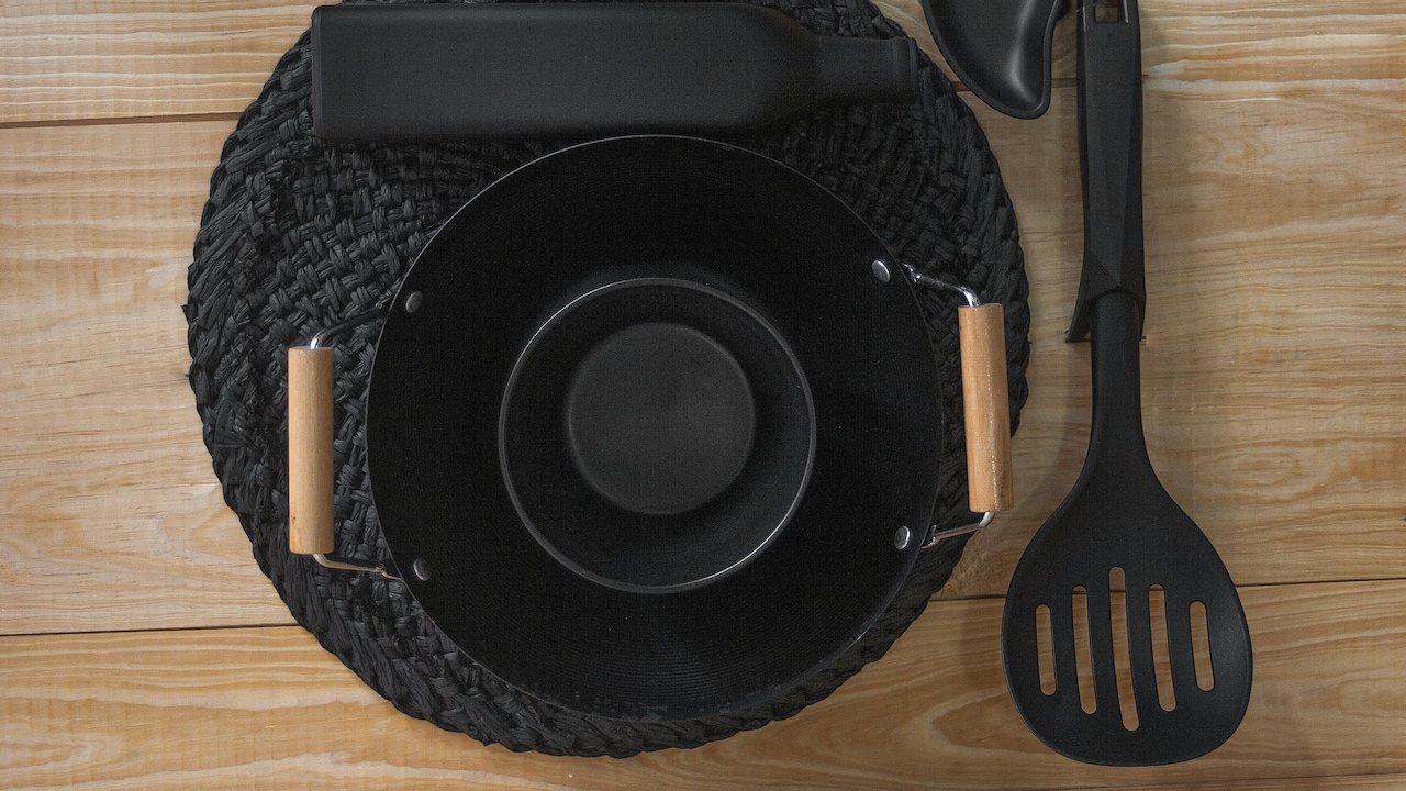 Cast Iron Seasoning Explained: Best Oils, Common Mistakes And Secrets Cast Iron Seasoning Explained: Best Oils, Common Mistakes And Secrets