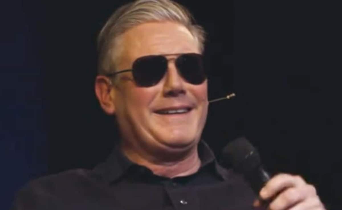 'Bonjour!': UK's Starmer Pokes Fun At Macron By Sporting Sunglasses