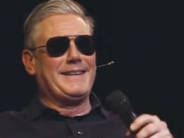 'Bonjour!': UK's Starmer Pokes Fun At Macron By Sporting Sunglasses