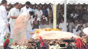 Sunetra Pawar Breaks Down At Husband Ajit Pawar's Funeral