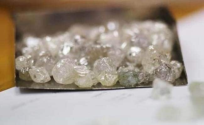 Miner Gemfields Emerald Auction Delayed By Demonetisation Drive