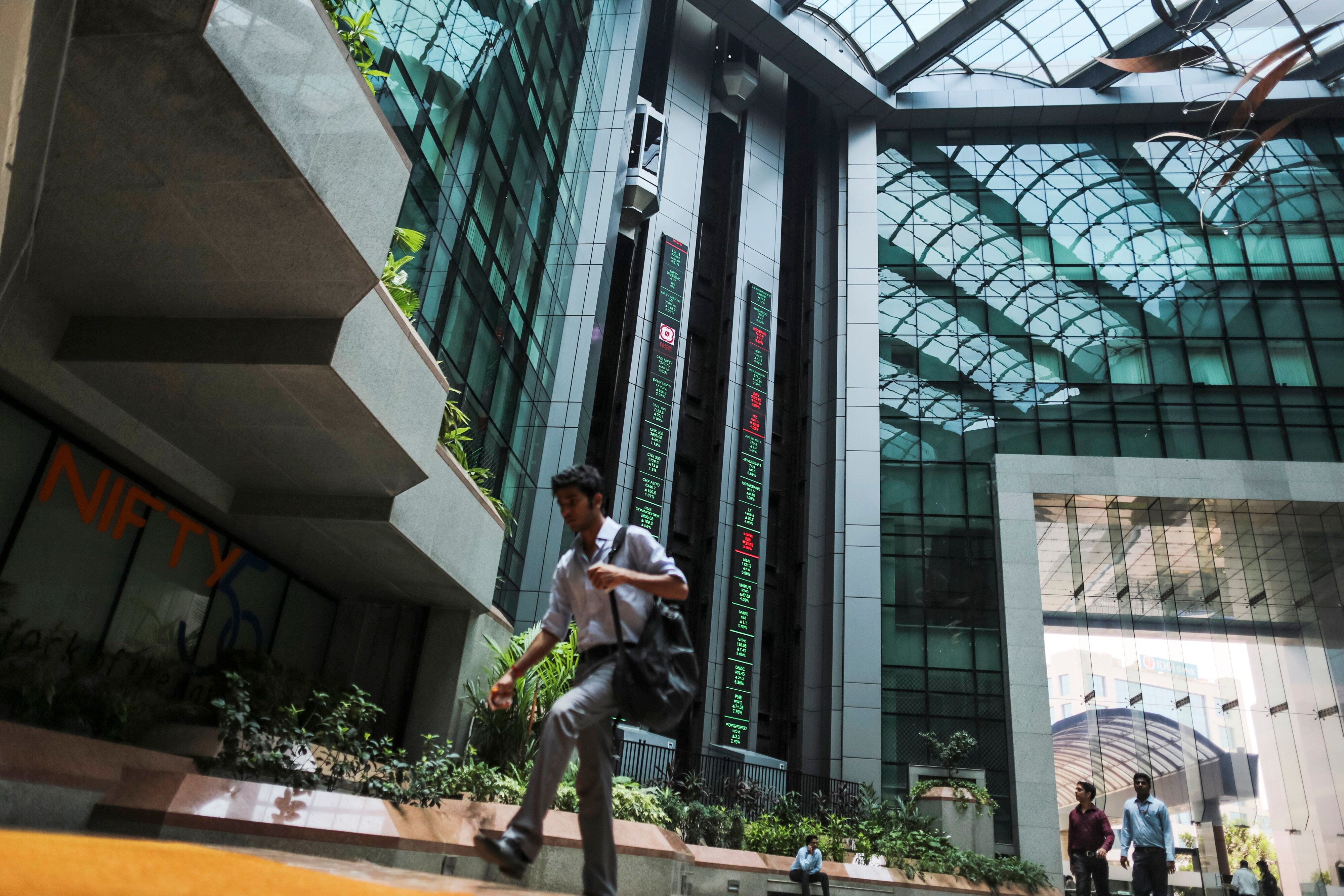 Nifty Halts Three-Day Upmove Dragged By Metals