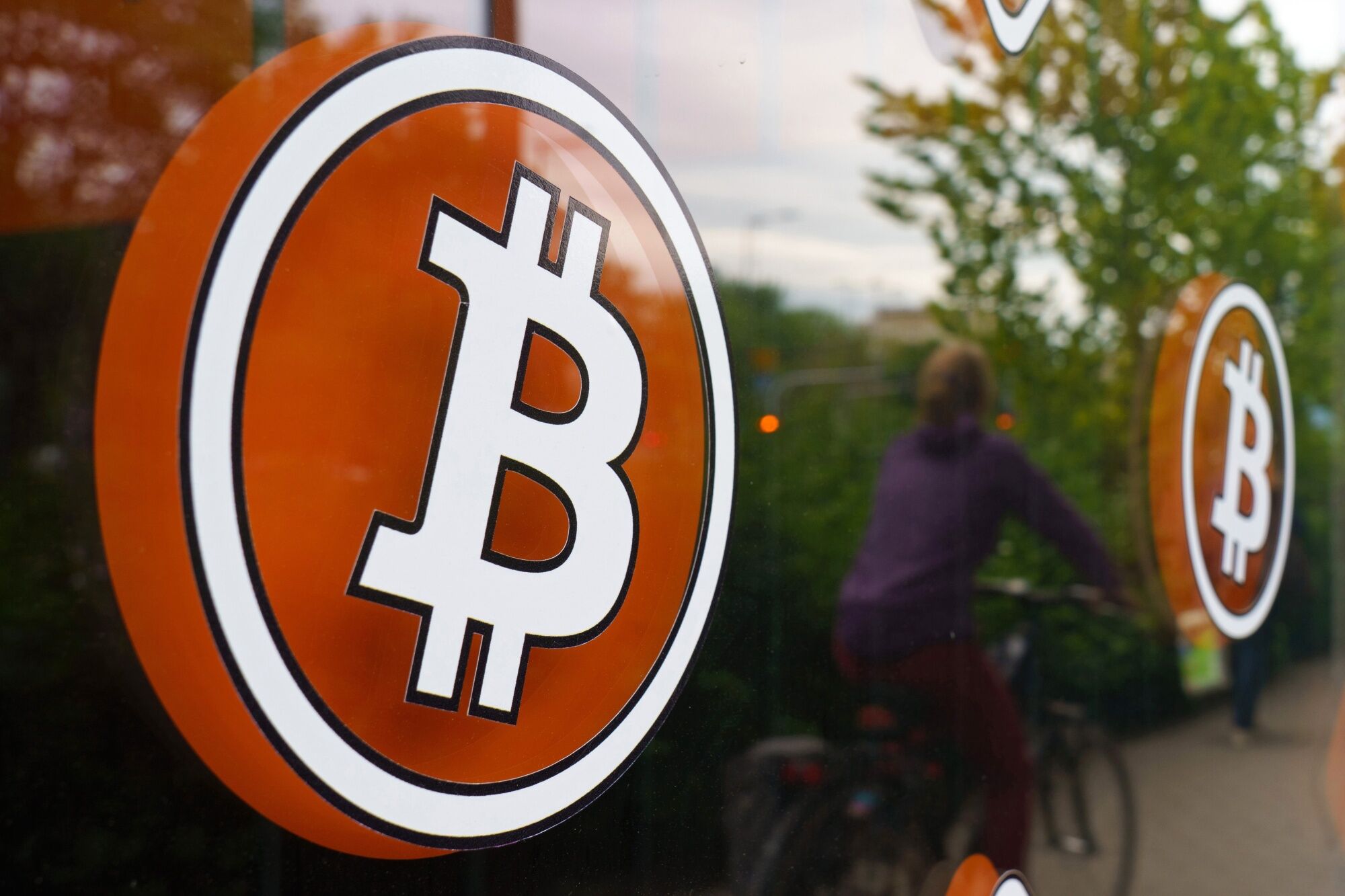 Bitcoin Resumes Ascent With ETF Approval Expectations Recovering