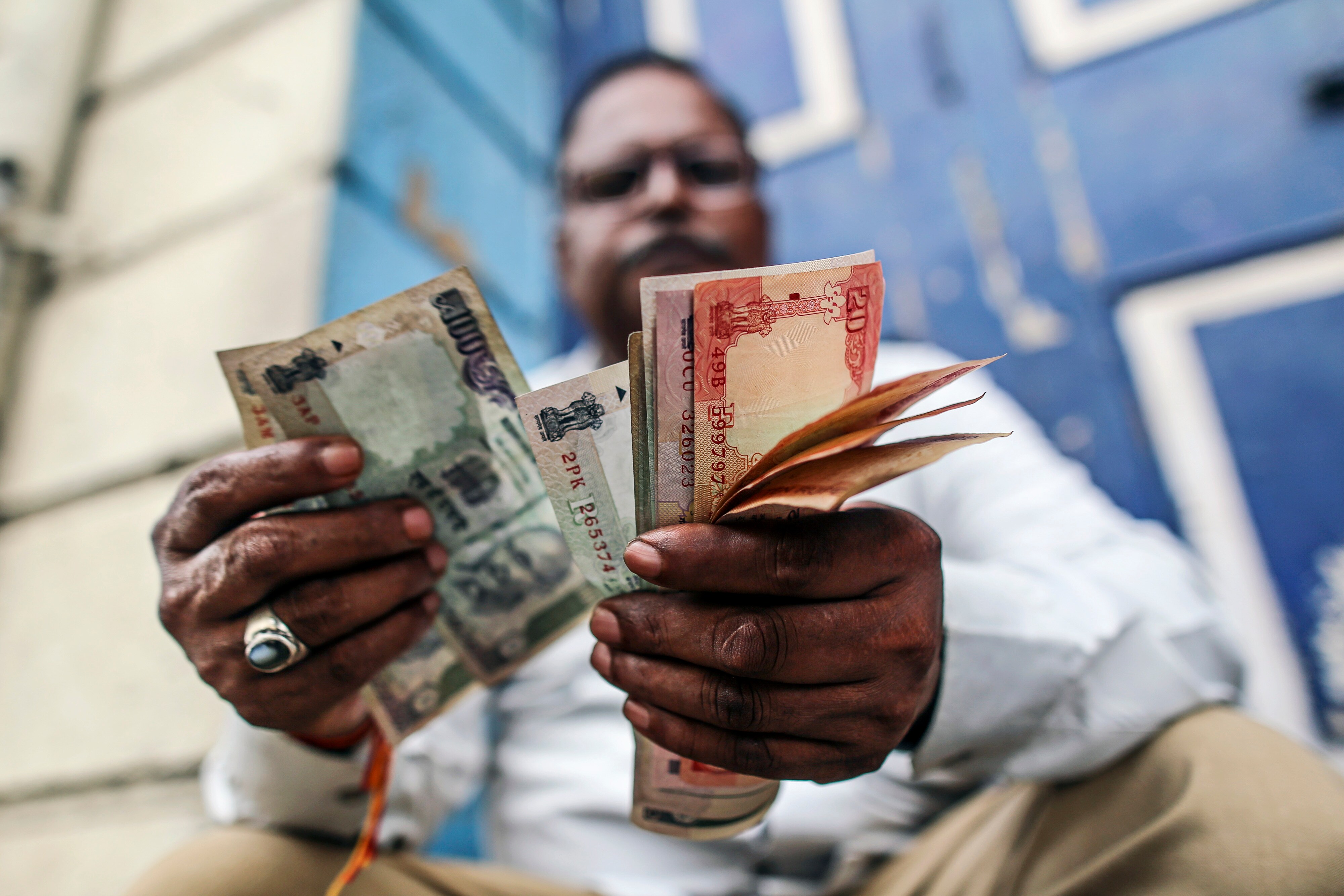 Government  To Discontinue Overtime Allowance For Most Employees