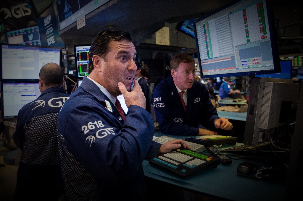 Sensex, Nifty Slide Most  2-Weeks; Tata Motors Drops 10.3%