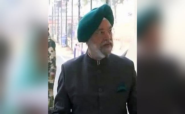 Aviation Minister Offers Hope As Jet Airways Sinks Deep