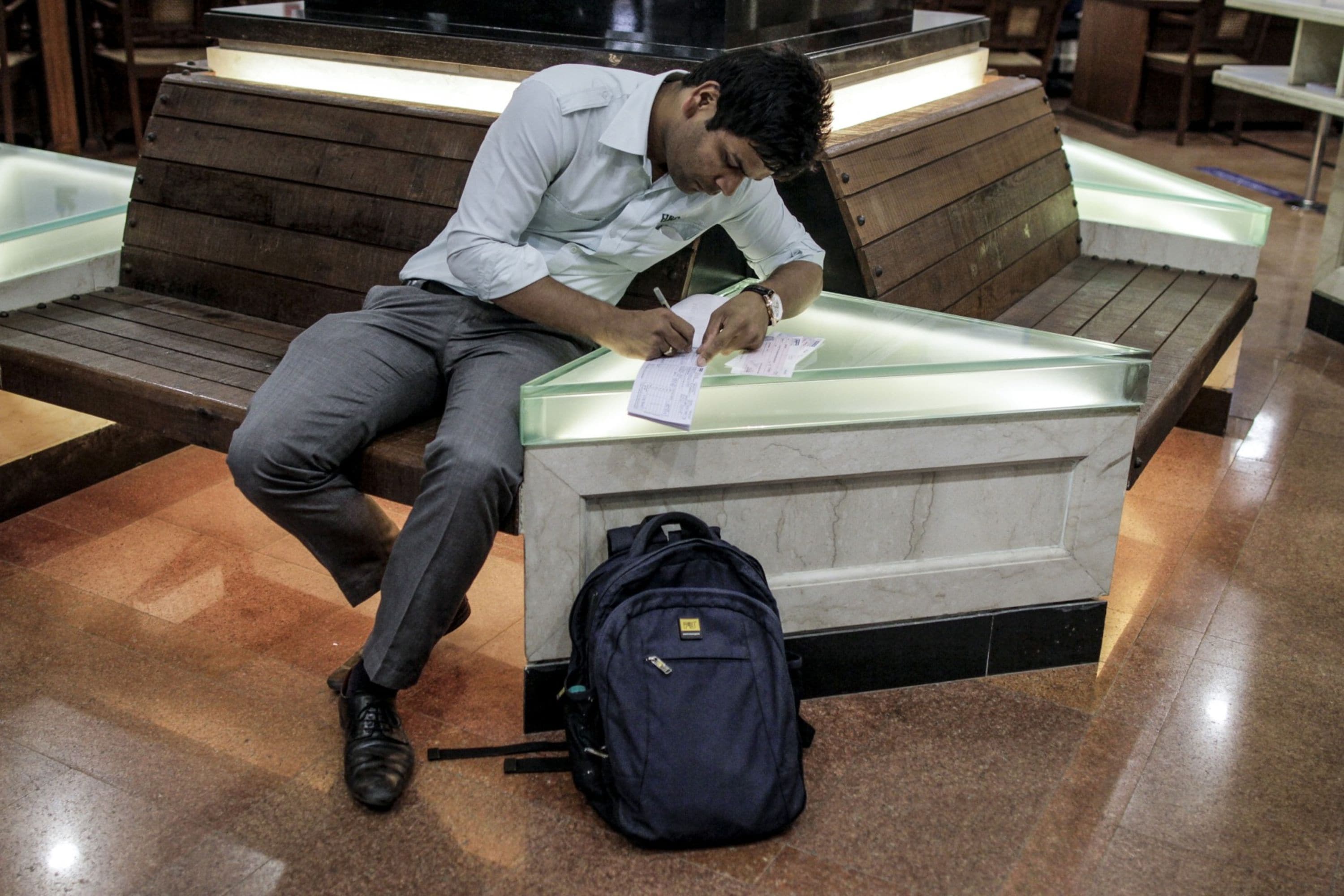 Moratorium Under Insolvency Code Covers Cheque Bounce Cases: Supreme Court