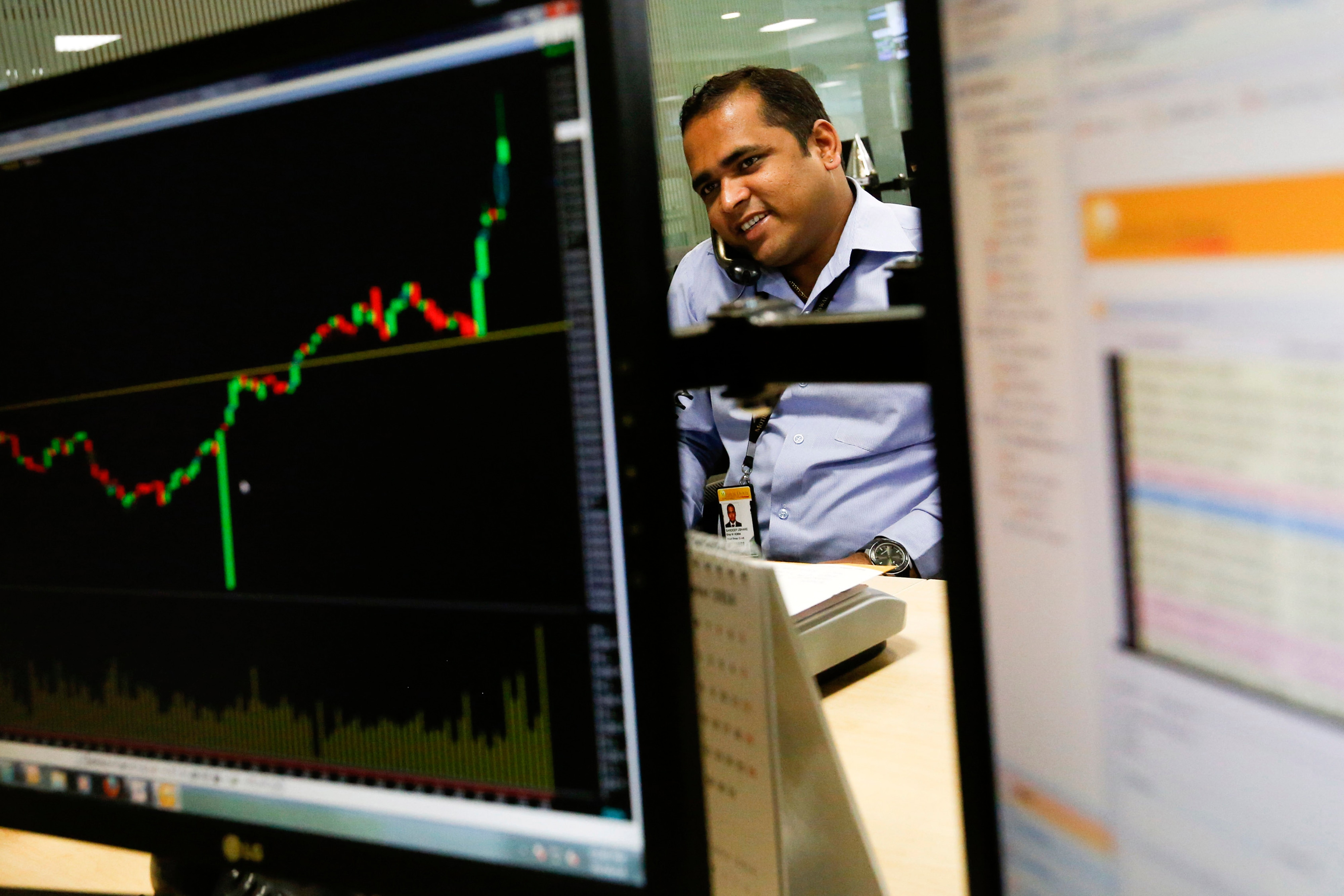 Nifty Ends Almost Flat, Rupee Gains  After RBI Flags Inflation Concerns