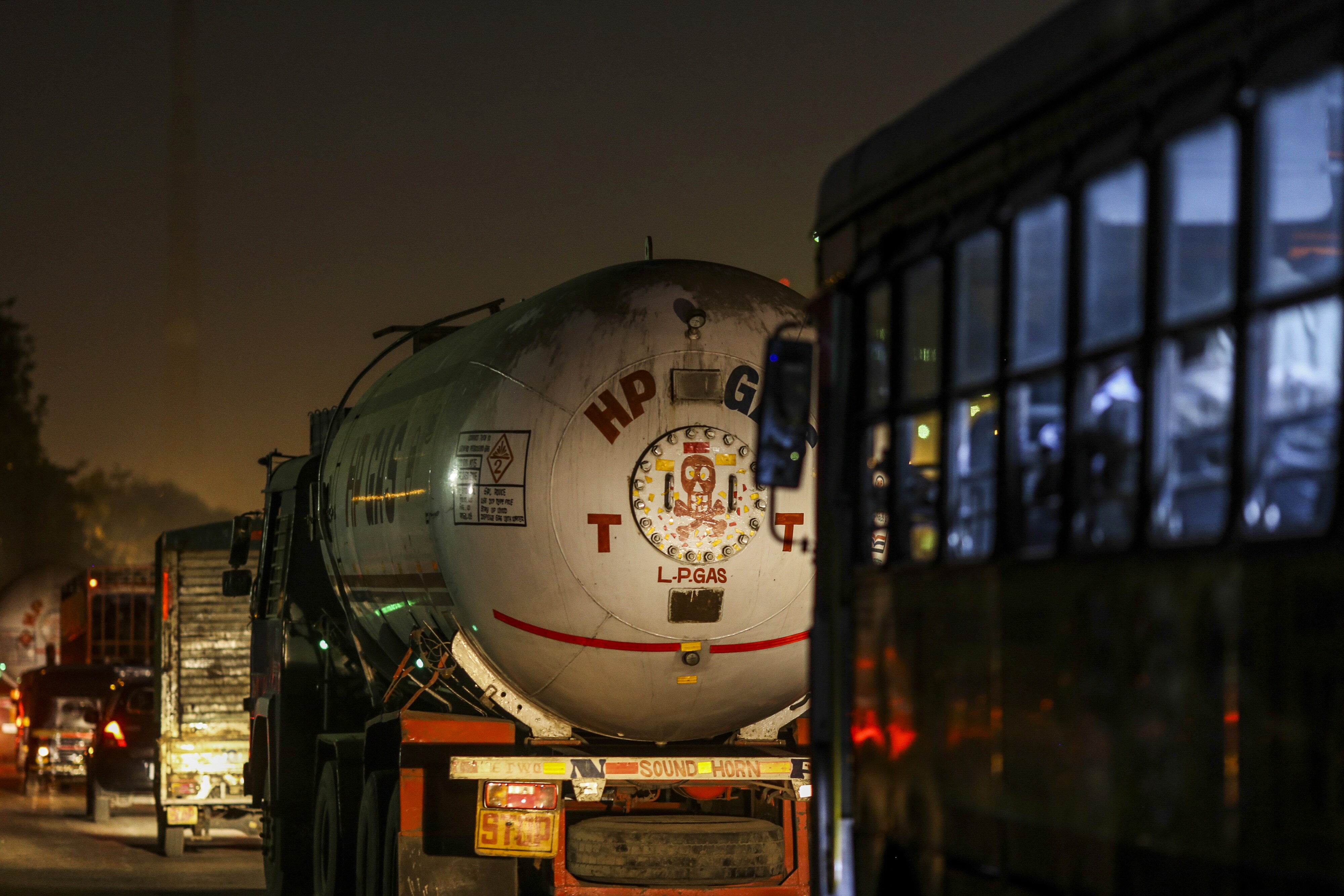 Aviation Fuel Price Hiked By Over 1%; Non-Subsidised LPG Dearer By Rs 5