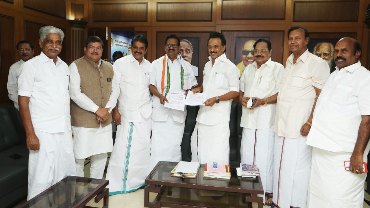 Cong Seals Alliance With DMK, to Contest 9 Seats in Tamil Nadu