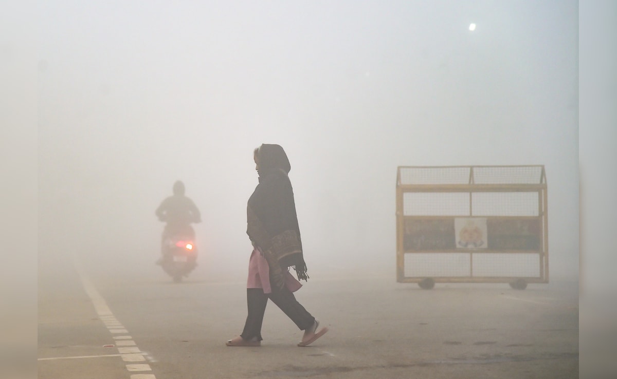 दिल्ली में आज सर्दी ने तोड़े सारे रिकॉर्ड. 4.2 डिग्री तक लुढ़का पारा, अगले 3 दिन भयंकर ठंड की चेतावनी