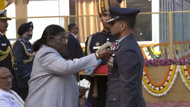 अंतरिक्ष में कमाल का सम्मान, राष्ट्रपति द्रौपदी मुर्मू ने शुभांशु शुक्ला को 'अशोक चक्र' से सम्मानित किया