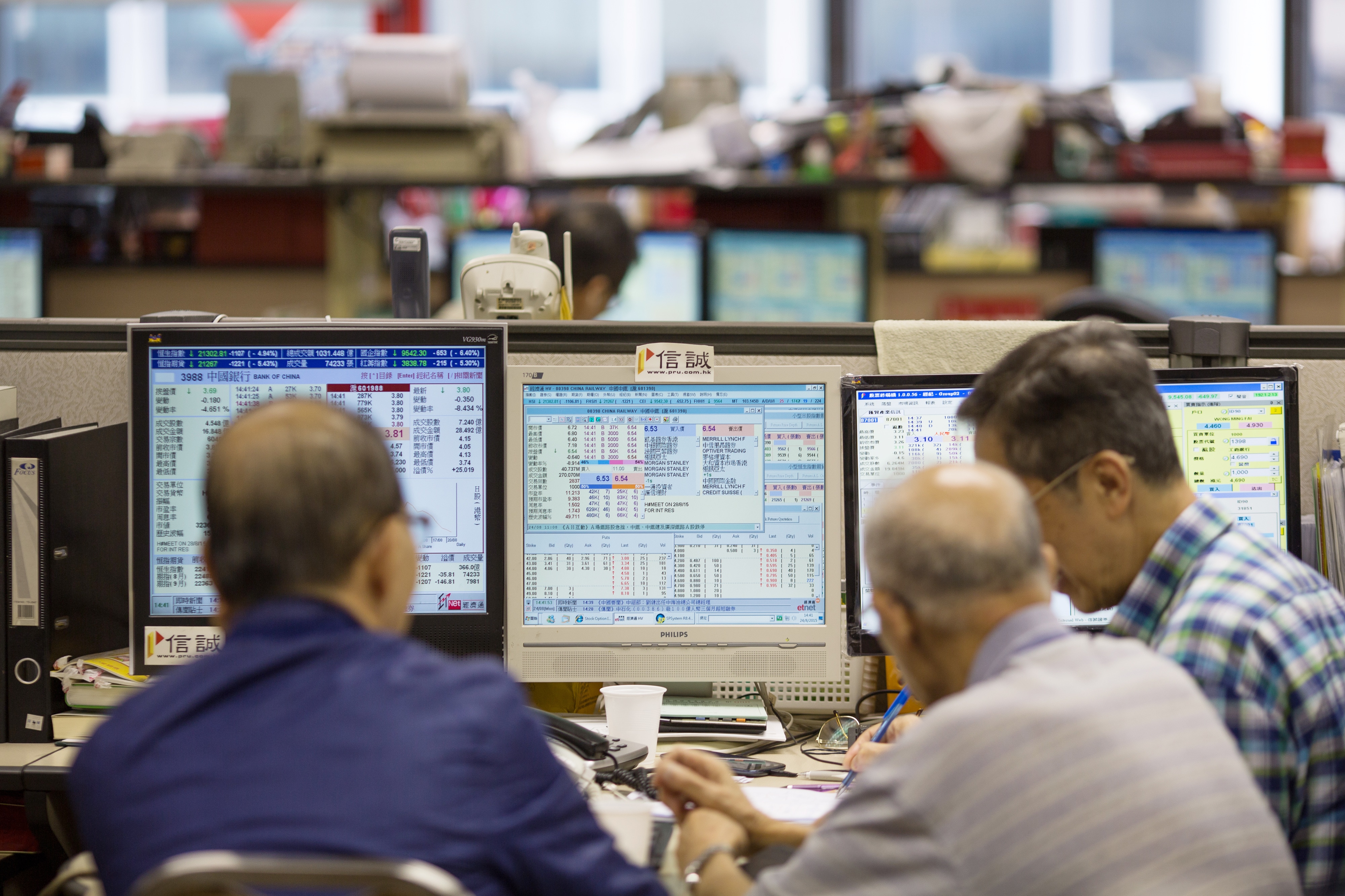 Stocks to Watch: M&M, Indian Overseas Bank, Tata Motors and More