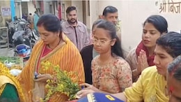 उज्जैन के इस मंदिर में उमड़ा सैलाब, बसंत पंचमी पर विद्यार्थियों ने इंक चढ़ाकर मां सरस्वती से लिया आशीर्वाद