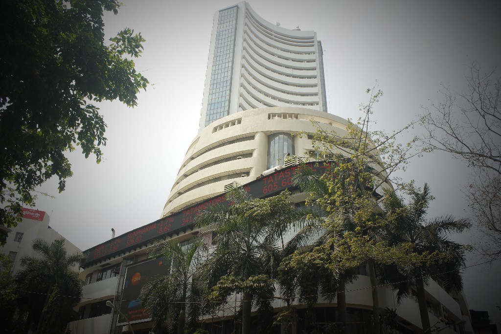 Sensex Halts Four-Day Rally Dragged By FMCG, Capital Goods