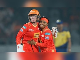 WPL 2026: डिवाइन की अर्धशतक के बाद गेंदबाजी में रेणुका-राजेश्वरी ने बिखेरी चमक, गुजरात को मिली बड़ी जीत
