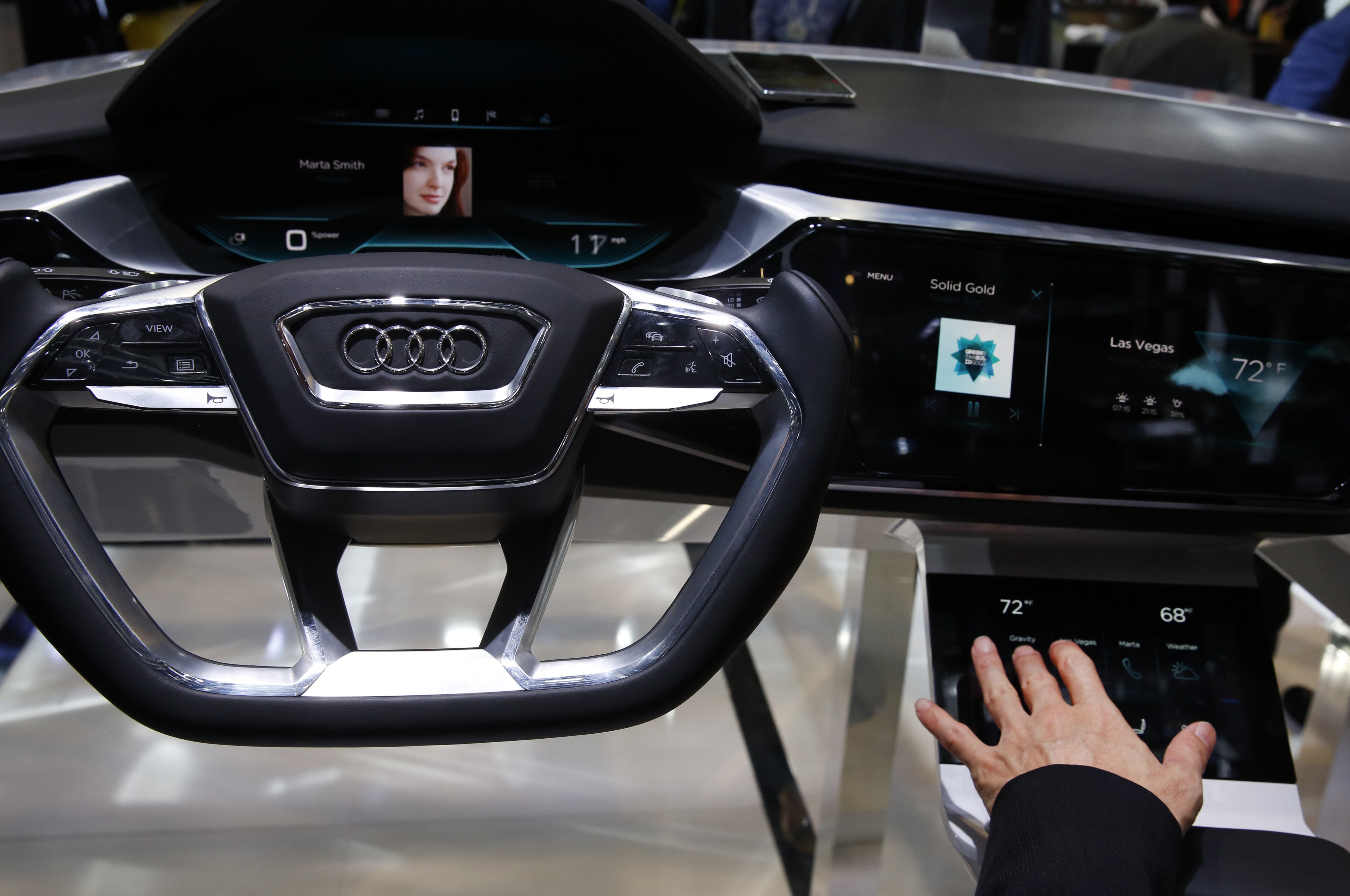 Internet-Connected Cars Dominate Growth in U.S. Wireless Industry