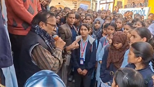 धौलपुर में शिक्षा विभाग की दबंगई, विरोध कर रहीं छात्राओं से कर्मचारी की बदसलूकी; शासन की चुप्पी पर सवाल