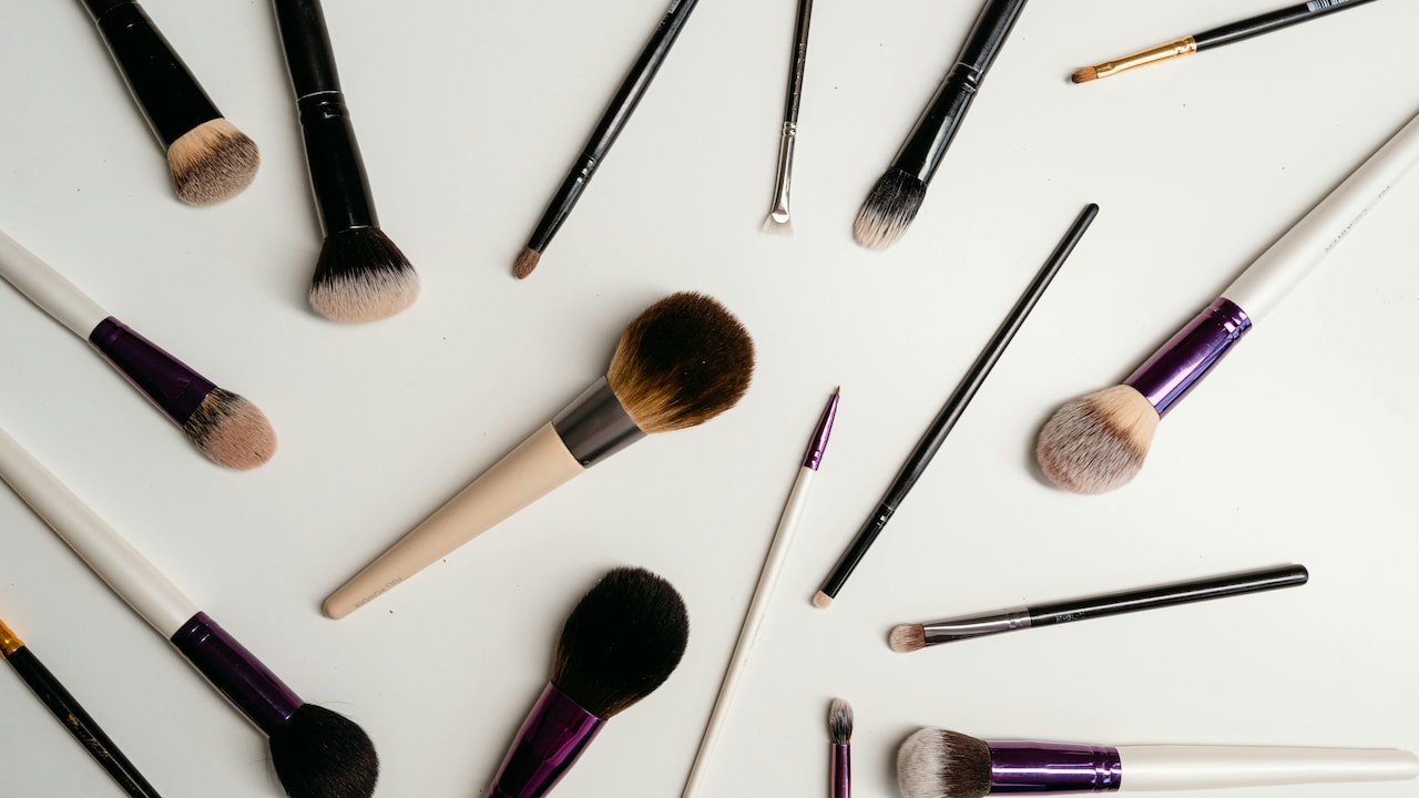 Top 5 Reliable Makeup Tools That Hold Their Shape Over Time