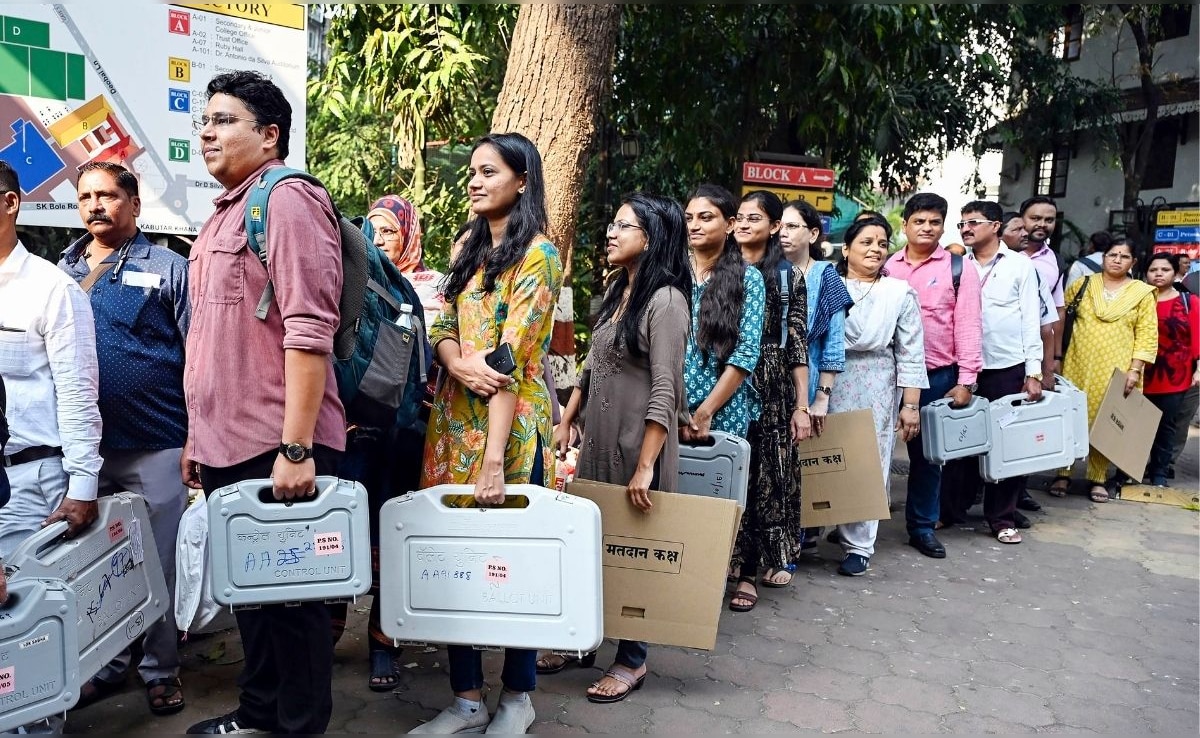 महाराष्ट्र महानगरपालिका में 'महापरीक्षा', 29 नगर निकाय में वोटिंग आज, बदले समीकरण तय करेंगे भविष्य