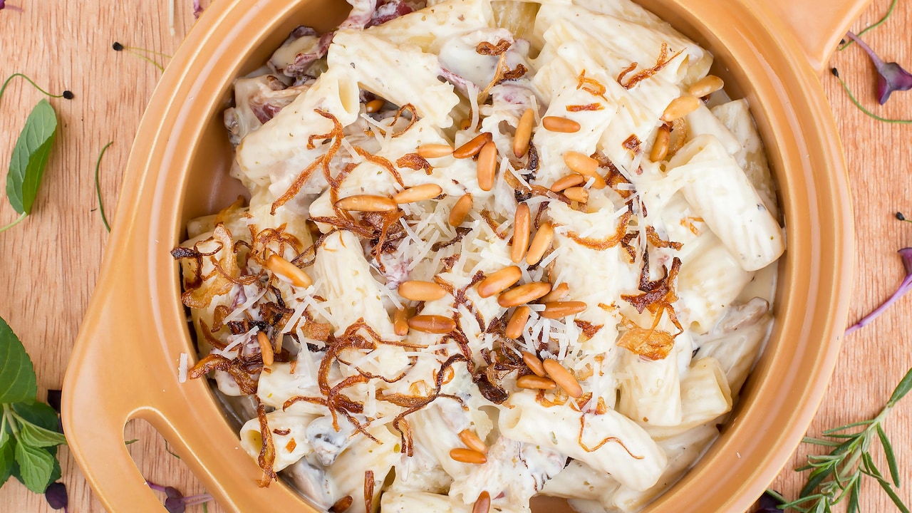 Steel, Insulated Or Glass: Which Casserole Keeps Food Hot The Longest? Steel, Insulated Or Glass: Which Casserole Keeps Food Hot The Longest?