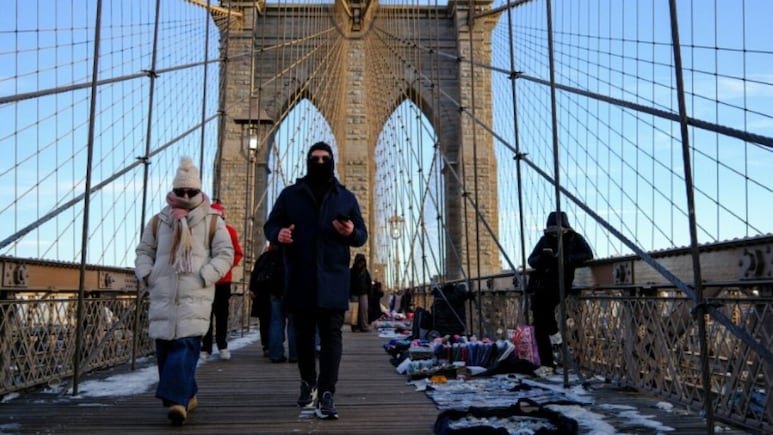 15 राज्य, 18 करोड़ लोग और -48 डिग्री टेंपरेचर... अमेरिका में बर्फ वाली 'सुनामी' से सन्नाटा