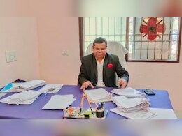 Chhattisgarh: मह&zwj;िला डांसरों पर नोट उड़ाने वाले SDM तुलसीदास मरकाम ने फ&zwj;िर संभाली कुर्सी