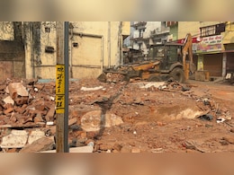 रायपुर में दुष्कर्म के आरोपी की प्रॉपर्टी पर चला बुलडोजर, कांग्रेस बोली- इससे अपराध कम नहीं होगा