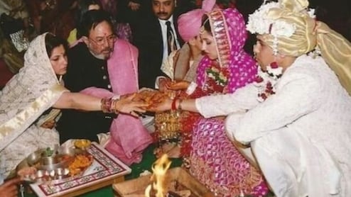 कौन हैं राजेश खन्ना के छोटे दामाद? जिनकी कमाई के आगे साल में 3-4 फिल्में करके भी पीछे रह जाते हैं अक्षय कुमार