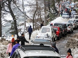 8-10 KM लंबा जाम, कार-सड़कों पर कट रही रात... मनाली जाने से पहले पर्यटकों की परेशानियां पढ़ लीजिए