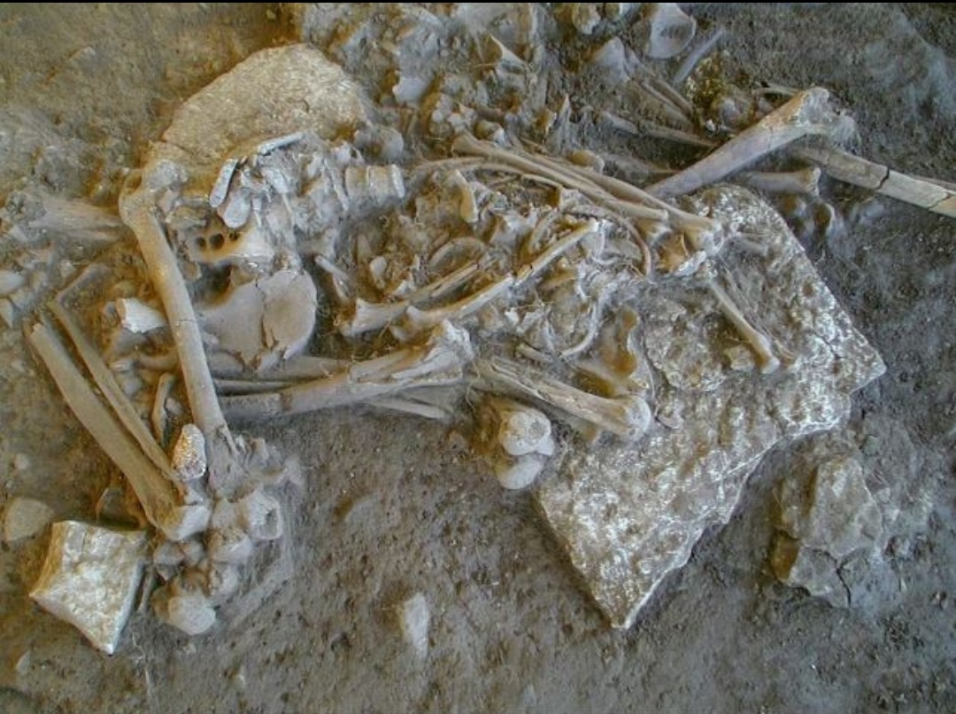 9,500 Years Ago, Stone Age Hunter-Gatherers Built Funeral Pyre In Africa