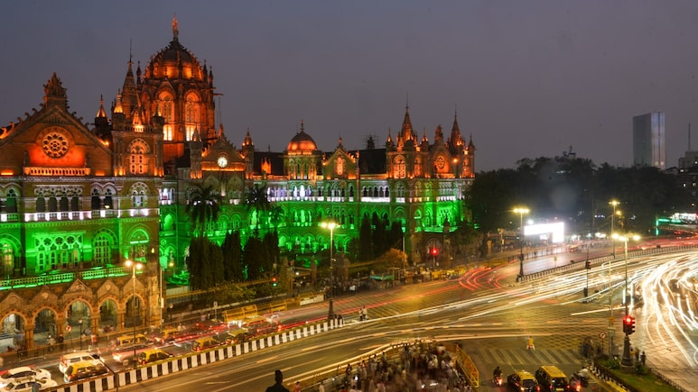 Weather News: दिल्ली में बादल छाए, क्या 26 जनवरी गणतंत्र दिवस पर होगी बारिश, जानें कैसा रहेगा मौसम