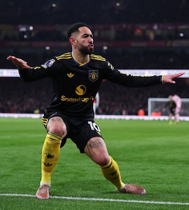 Arsenal Title Bid Dented By Dramatic Manchester United Defeat