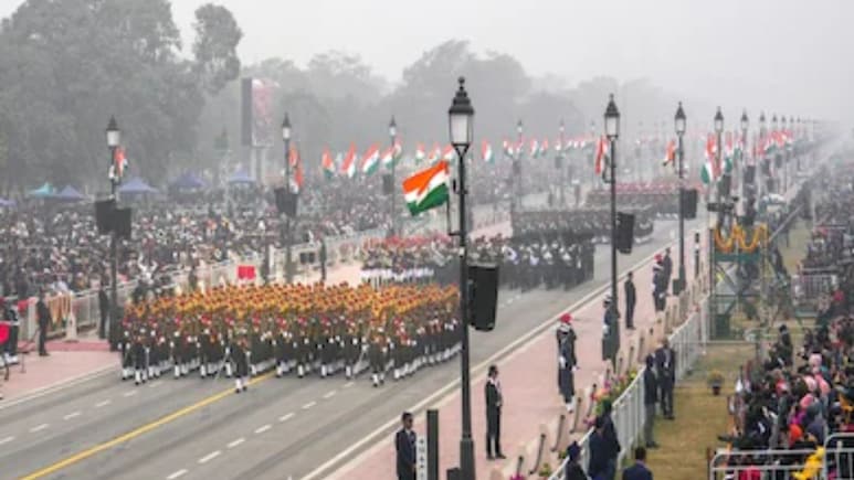 Republic Day 2026:  राजधानी दिल्ली देशभक्तीने सजली! जग पाहणार भारताचे सामर्थ्य; किती वाजता सुरु होणार परेड?
