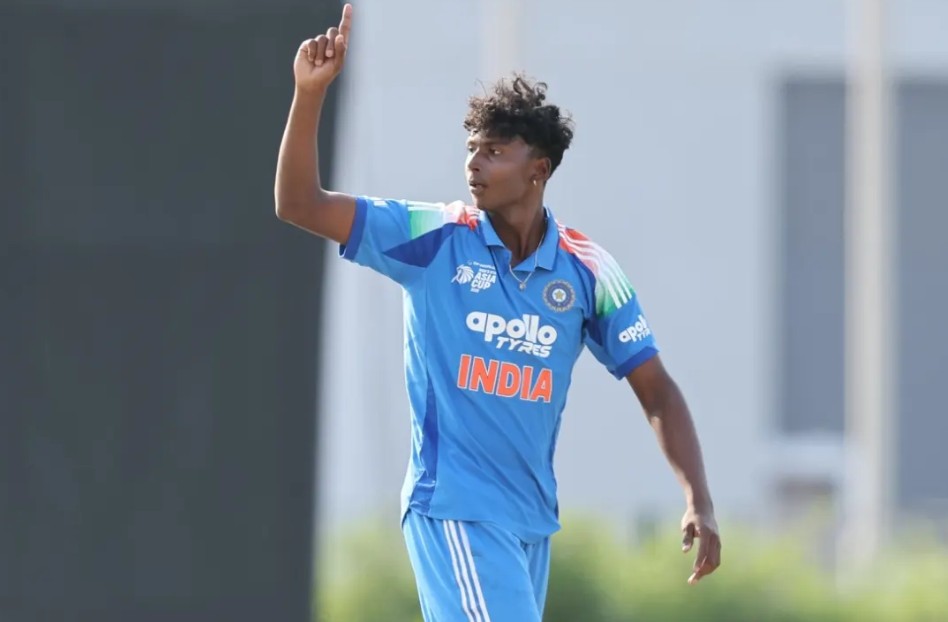 IND vs BAN&nbsp;U19 World Cup LIVE Score: जवाद अबरार आउट, भारत को मिली पहली सफलता, हेनिल ने पकड़ा गजब का कैच