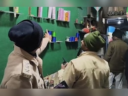 भरे बाजार में बिक रहा 'मौत का मांझा'! प्रशासन ने 15 दुकानदारों के खिलाफ दर्ज किया केस