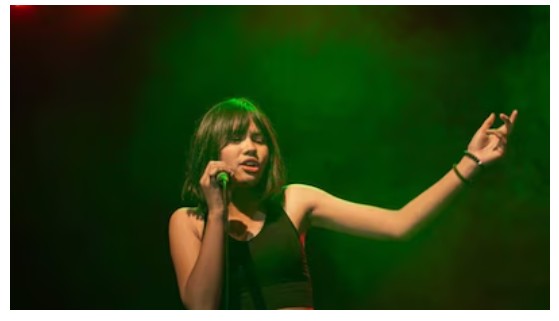 धुरंधर के म्यूजिकल सफलता के पीछे है इस 22 साल की लड़की का हाथ, जानें कौन हैं डियाफी लामारे ?