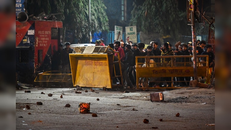 दिल्ली में तुर्कमान गेट के पत्थरबाजों का क्या होगा? पढ़िए FIR में क्या-क्या है