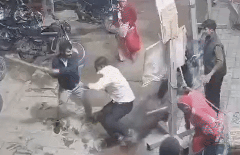 मां आंखों में डालती रही मिर्च, भाई-बहन ताबड़तोड़ बरसाते रहे डंडे; जोधपुर में युवक की बेरहमी से पिटाई