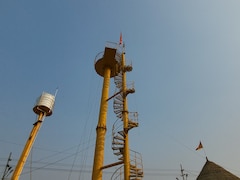 संगम तट पर कैसा चमत्कार! 20 साल से जल रही अखंड ज्योति, 50 फीट ऊंची स्तंभ पर अमिट ज्वाला का क्या है रहस्य