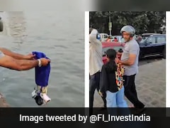 Man Dumps Trash Into Sea At Gateway of India, Foreigner Expresses Shock