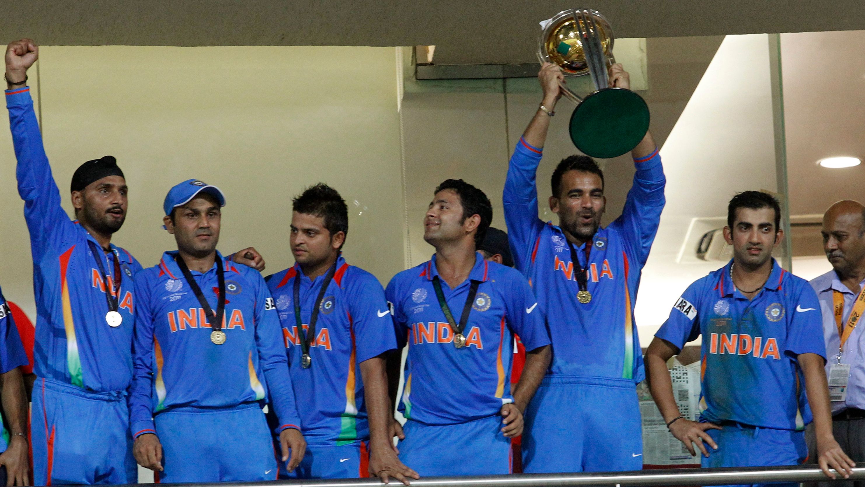 SRK, Tendulkar, Kumble Wish Gautam Gambhir Luck for Second Innings