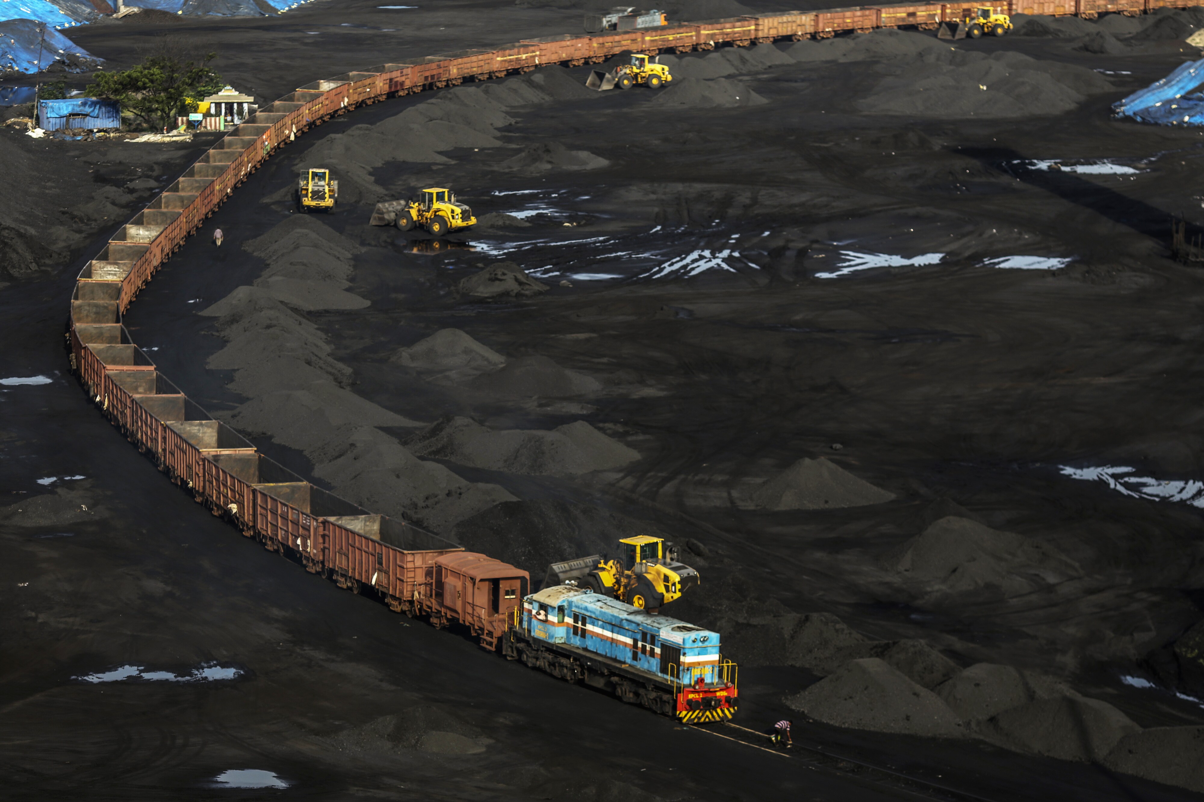 Projects Worth Rs 44,600 Crore Underway For Rail Connectivity To Ports