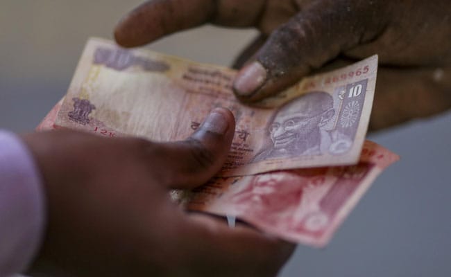 Rupee Up 5 Paise To 72.63 Against US Dollar In Early Trade