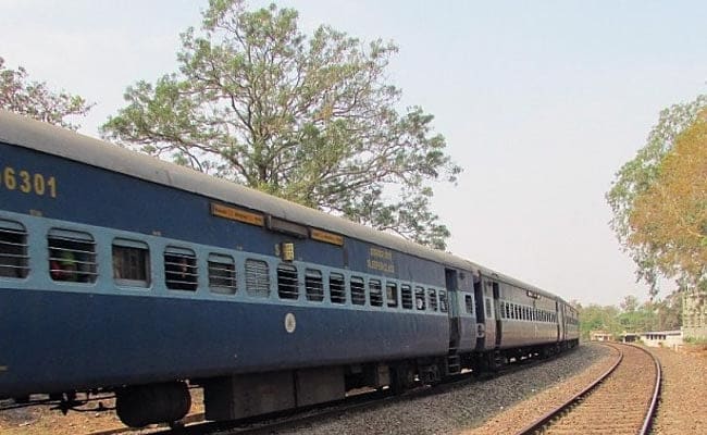Railways Shortens Sleeping Hours To Cut Middle-Lower Berth Quarrels