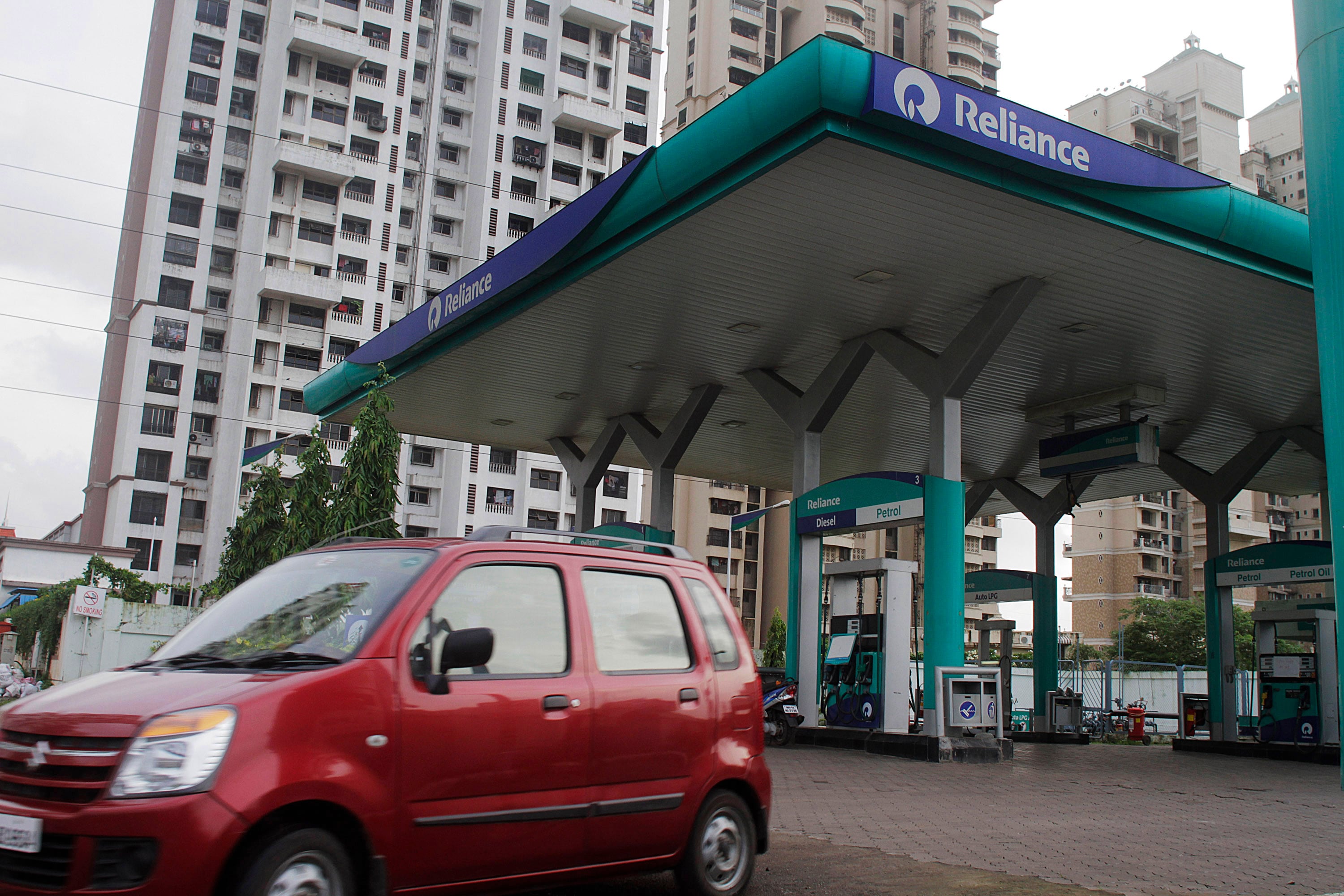 Maruti, M&M Cut Production As Auto Sales Fail To Improve