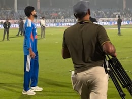 Shreyas Iyer Takes Batting Tips From New Zealand Star. Video Of Their Intense Chat Viral