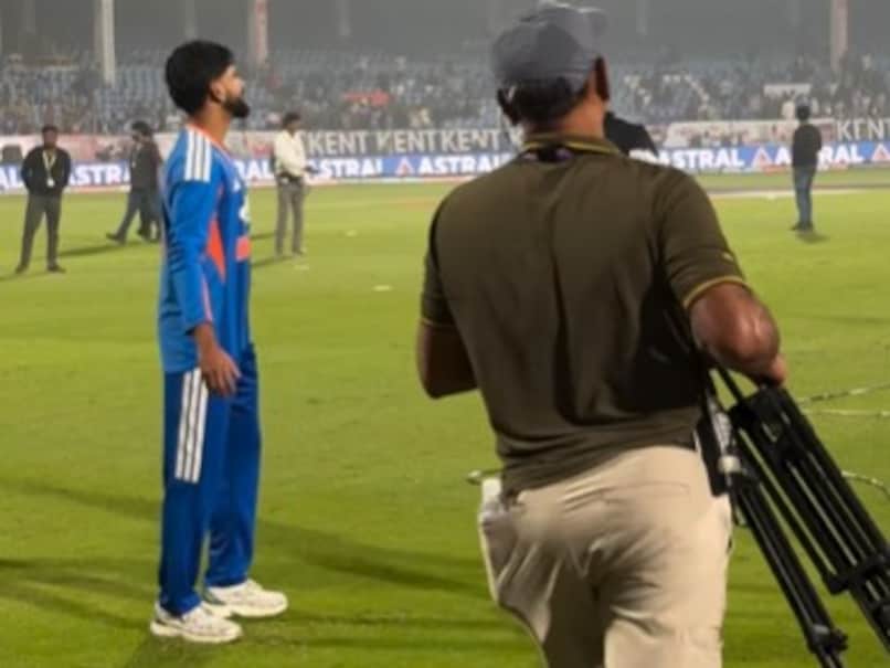 Shreyas Iyer Takes Batting Tips From New Zealand Star. Video Of Their Intense Chat Viral