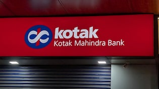 Kotak Mahindra Bank Shares Fall 3% After CEO Ashok Vaswani's Exit Plan